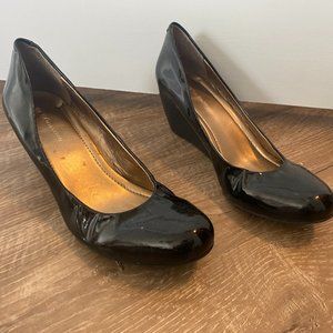 BCBGeneration Black Wedge